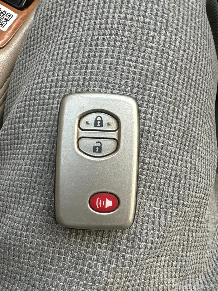 مفتاح تيوتا لاندكروزر وكالة 2