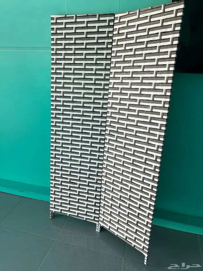 اغراض بوفيه بالكامل قز 3 عيون ومسخن غاز وكهرباء وطاوله وكنب 2