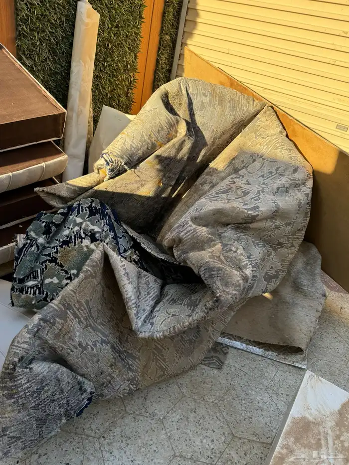 ديكورات مكيفات5 وواحد مكيف فرشات ارضية ثنتين مساند ومراكي 3