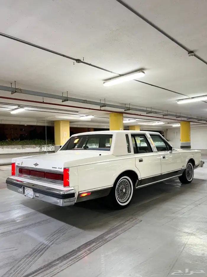 لينكون تاون كار 1983 مخزن كلاسيك سعودي وكالة ( تم البيع ) . 17