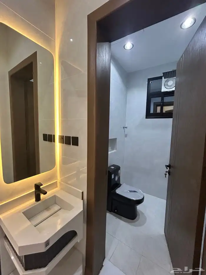 للبيع روف علوي بملحق تشطيب vip درج داخلي وخارجي 11