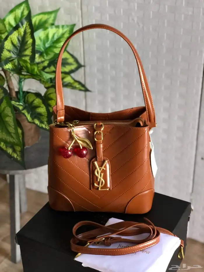 شنط ماركات متعدده وشنط مدرسيه ماركات متنوعه درجه أولى 20