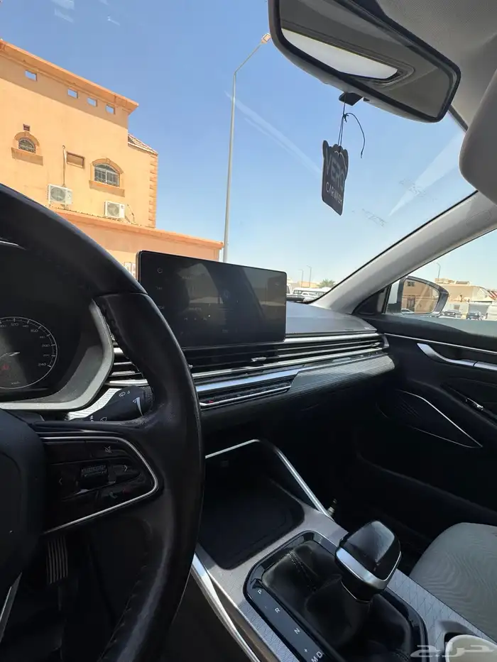 جيلي ام جراند 2023 14