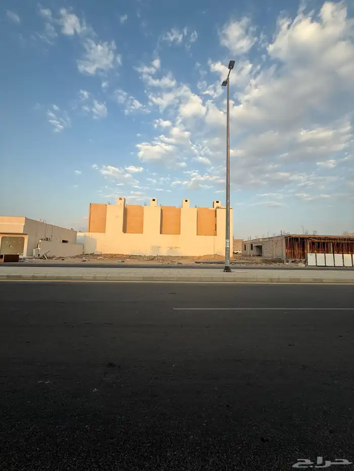 للبيع ارض تجارية في مخطط النبلاء م500 شارع 30م 6