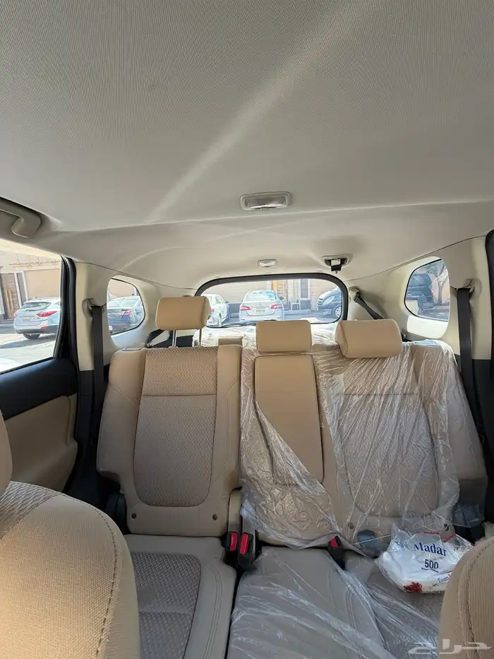 سيارة متسوبيشي اوتلاندر 28