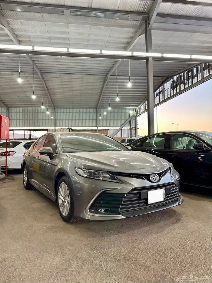 كامري تيتانيوم بنزين GLE العداد ( 2840 كيلو فقط ) موديل 2024 1