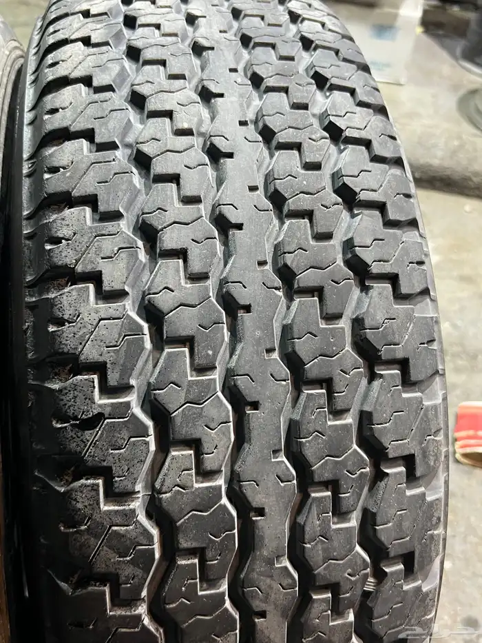 جنوط   رفرف مع كفرات دنلوب مقاس 275 70 16 تاريخ 21 32