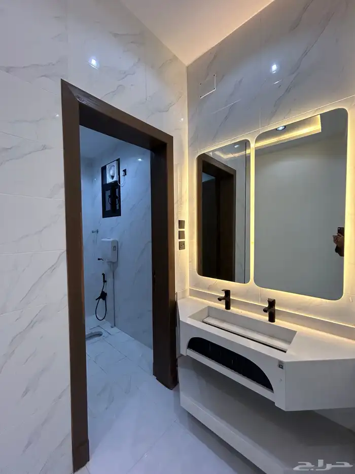 للبيع روف علوي بملحق تشطيب vip درج داخلي وخارجي 8