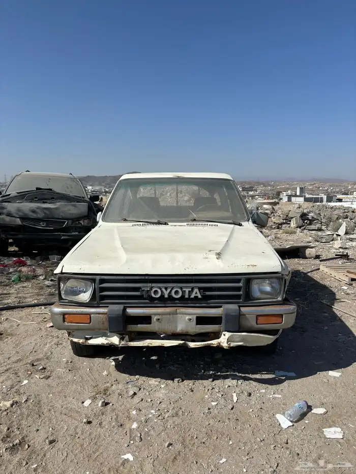 للبيع قطع غيار هايلكس 88 2