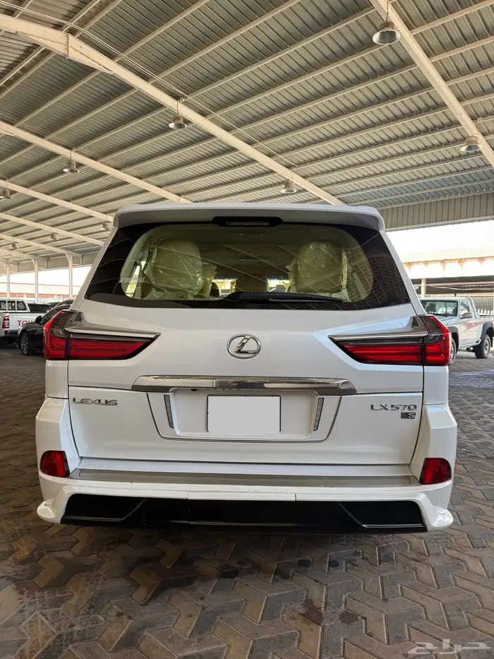لكزس LX570 موديل 2018 12