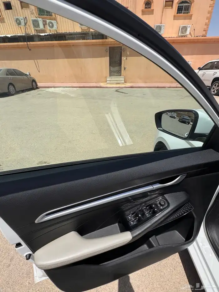 جيلي ام جراند 2023 12