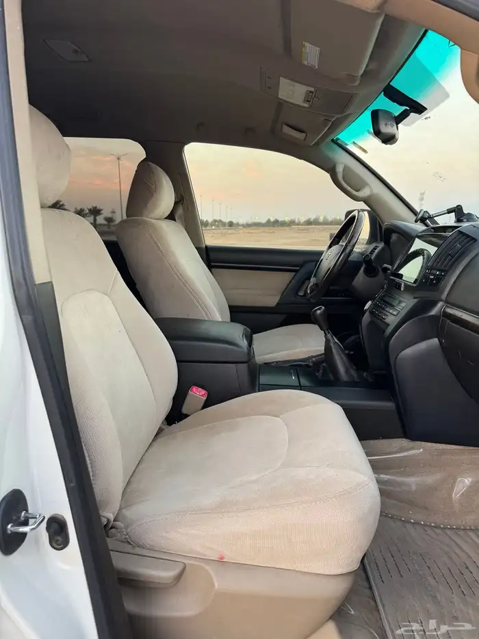 لاندكروزر جي اكس 2009 نظيف فل كامل 17