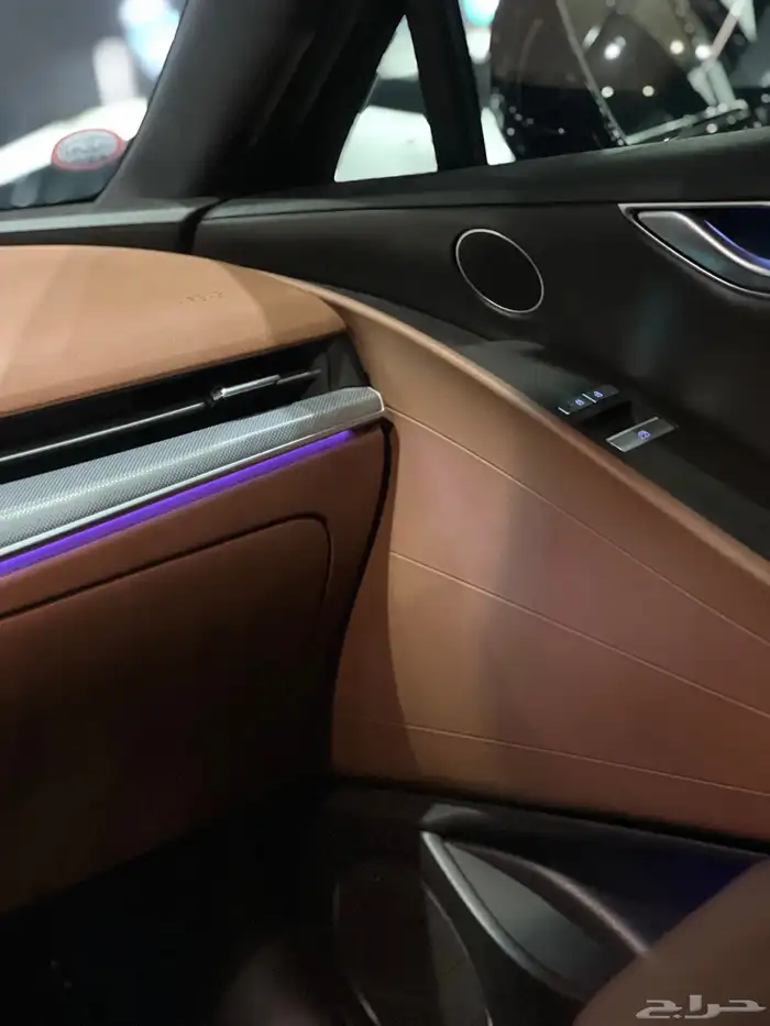 جينسس G80 فئه برستيج 13