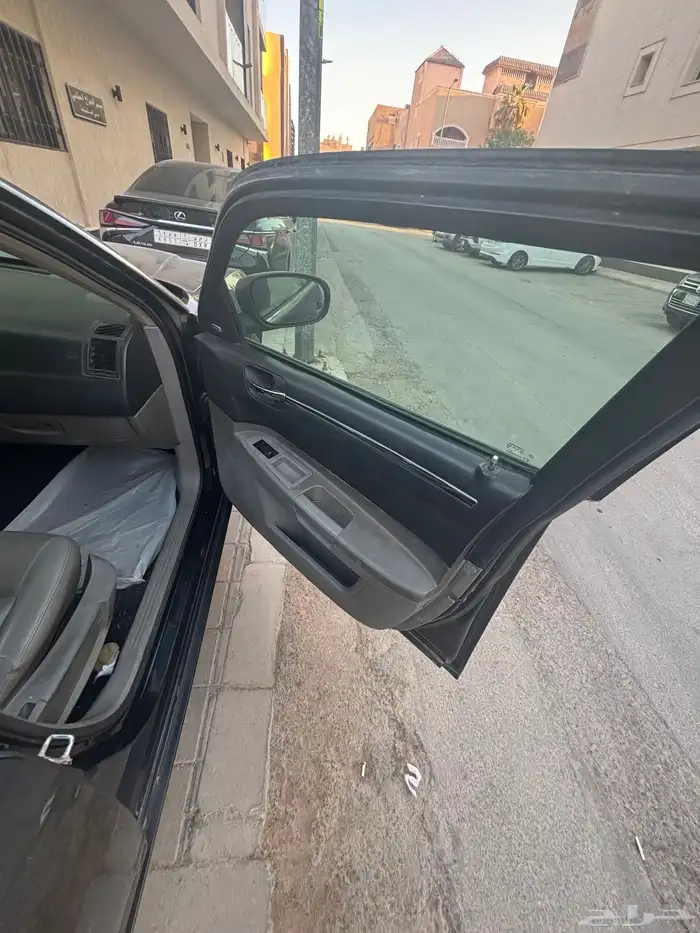 كرايسلر 300 سي 6 سليندر 2008 للبيع 4