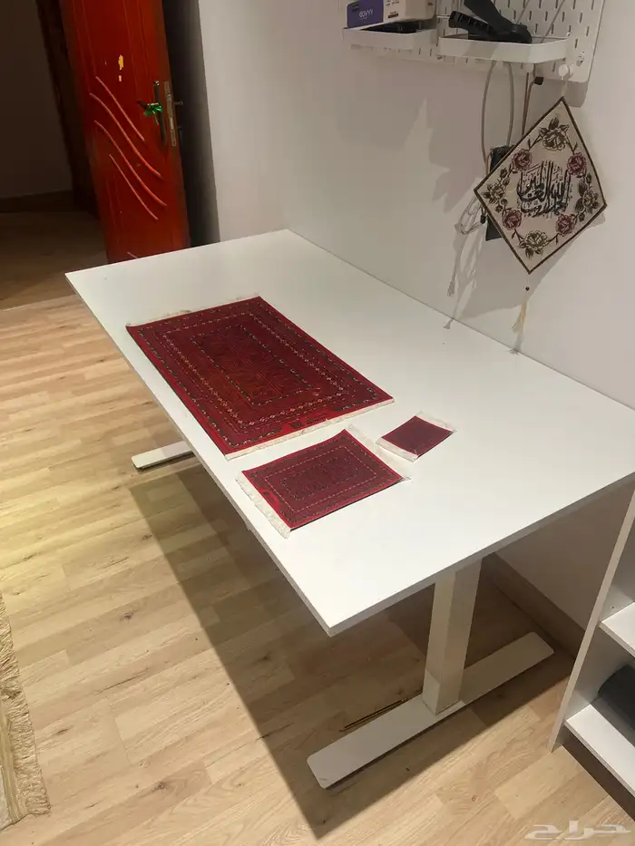 طاولة مكتب وكرسي من ايكا 2