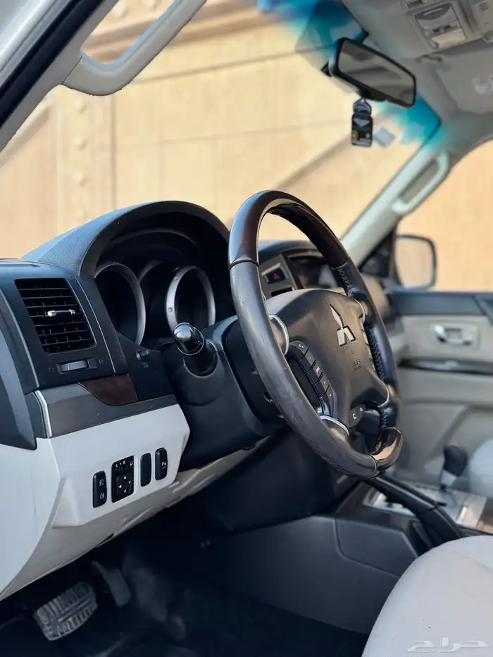 متسوبيشي باجيرو 2019 مالك واحد عداد قليل 12