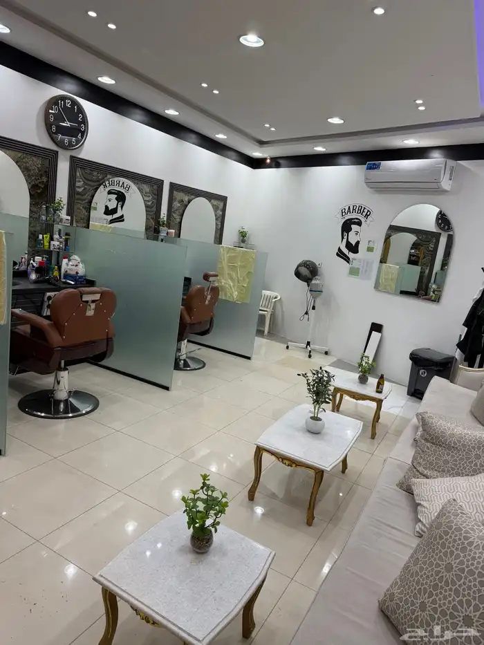 حلاق للبيع بجميع اغراض الحلاقه كامله 1