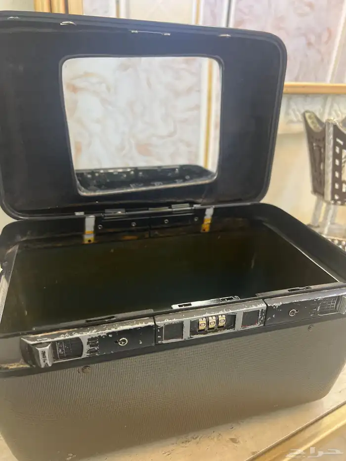 شنطة للبيع على السوم 1