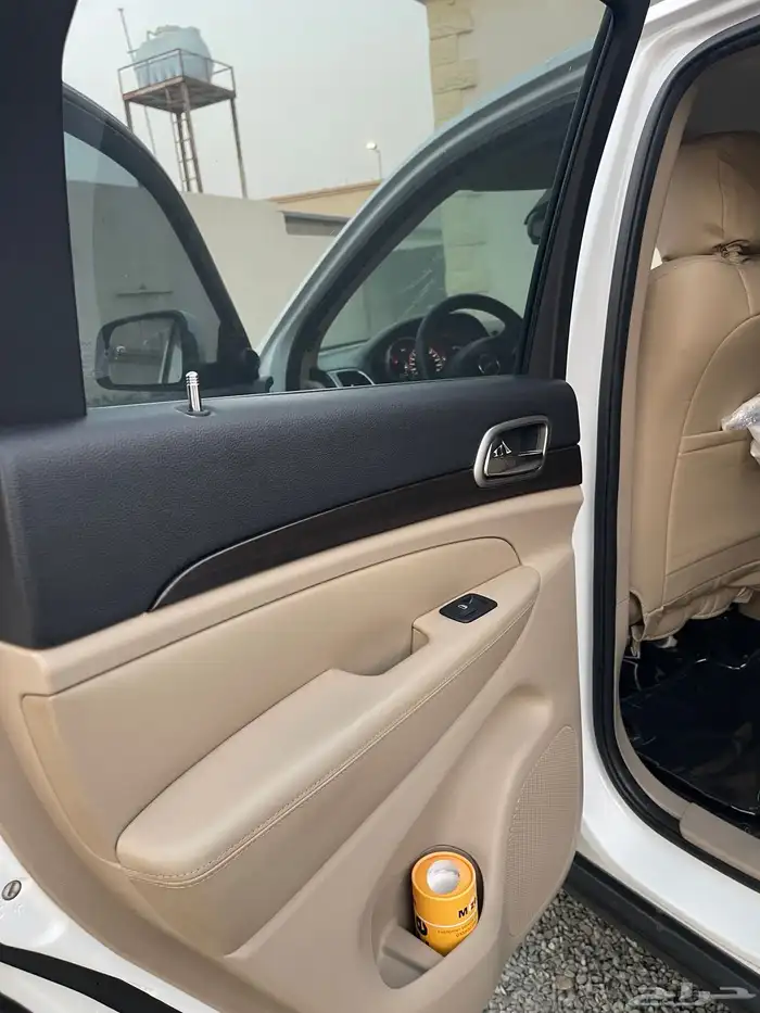 جراند شيروكي 4