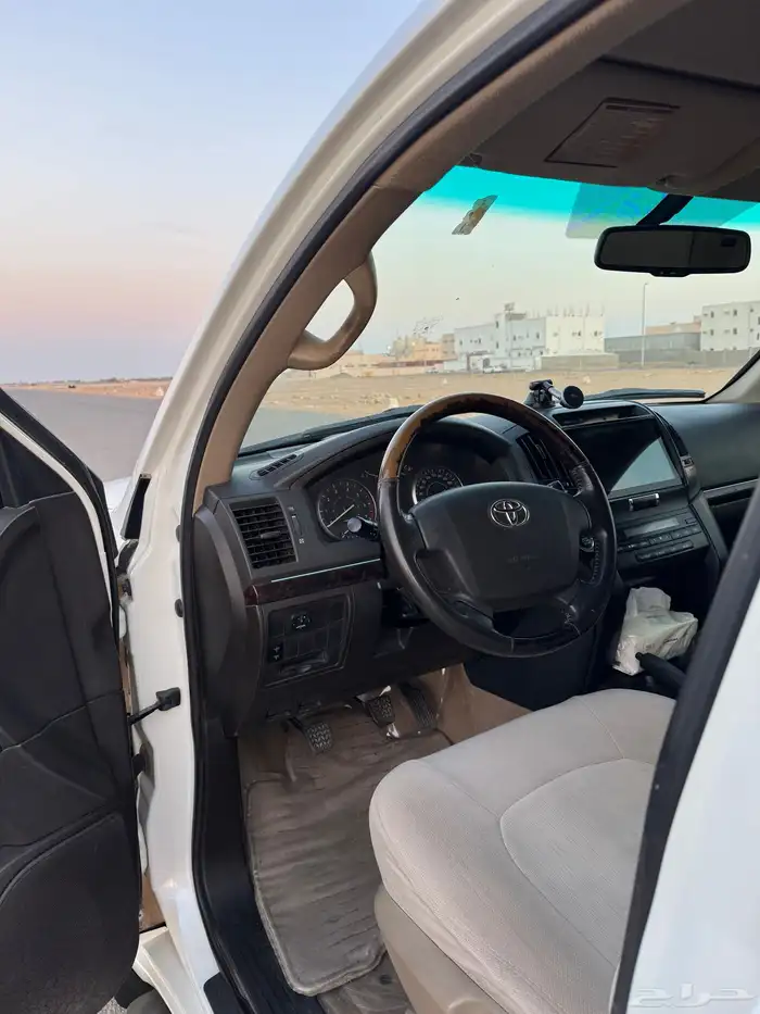 لاندكروزر جي اكس 2009 نظيف فل كامل 12