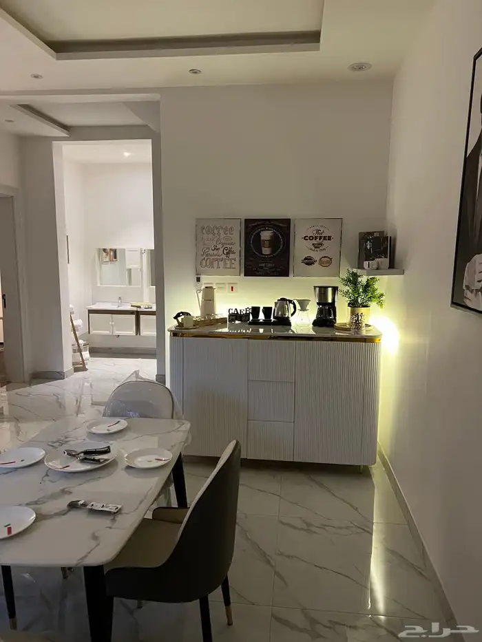 دولاب كوفي كورنر ركن قهوة فندقي وفخم يكفي ثلاجة ومايكرويف 6