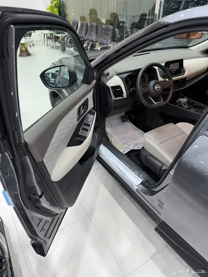 نيسان اكس تريل 7 مقاعد ستاندر بدون دبل 2026 4