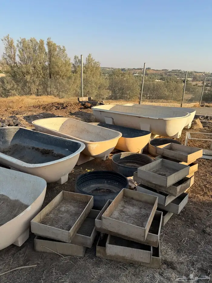 معالف للغنم والبعارين والطيور 0