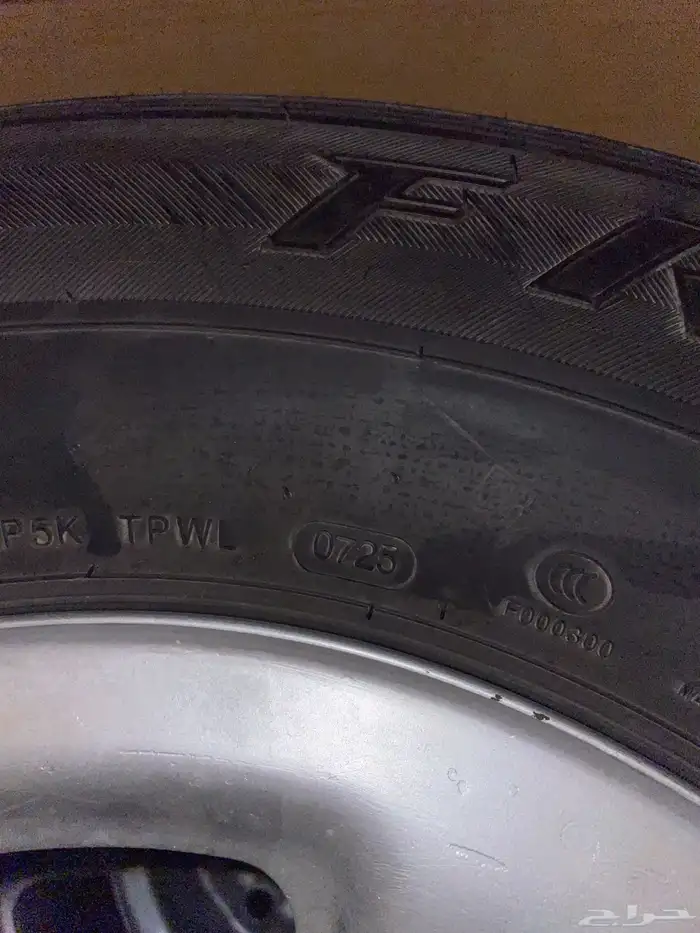 للبيع 5 جنوط فتك وكاله شرط و 5 كفرات تاريخ 25شرط على السوم 6