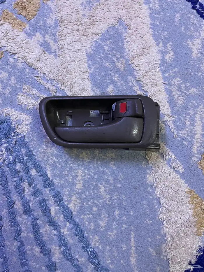 يد باب كامري من 2003 الى2006 2