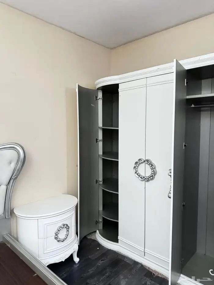 اثاث غرفة نوم 2