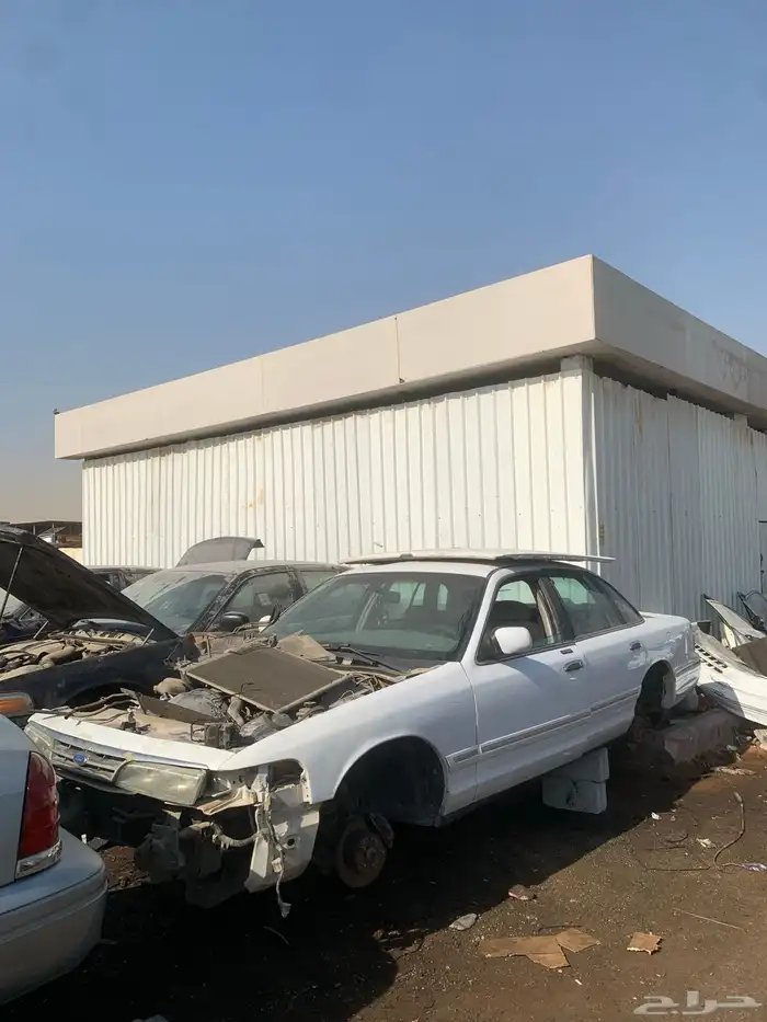 قطع غيار فورد فكتوريا ماركيز 9