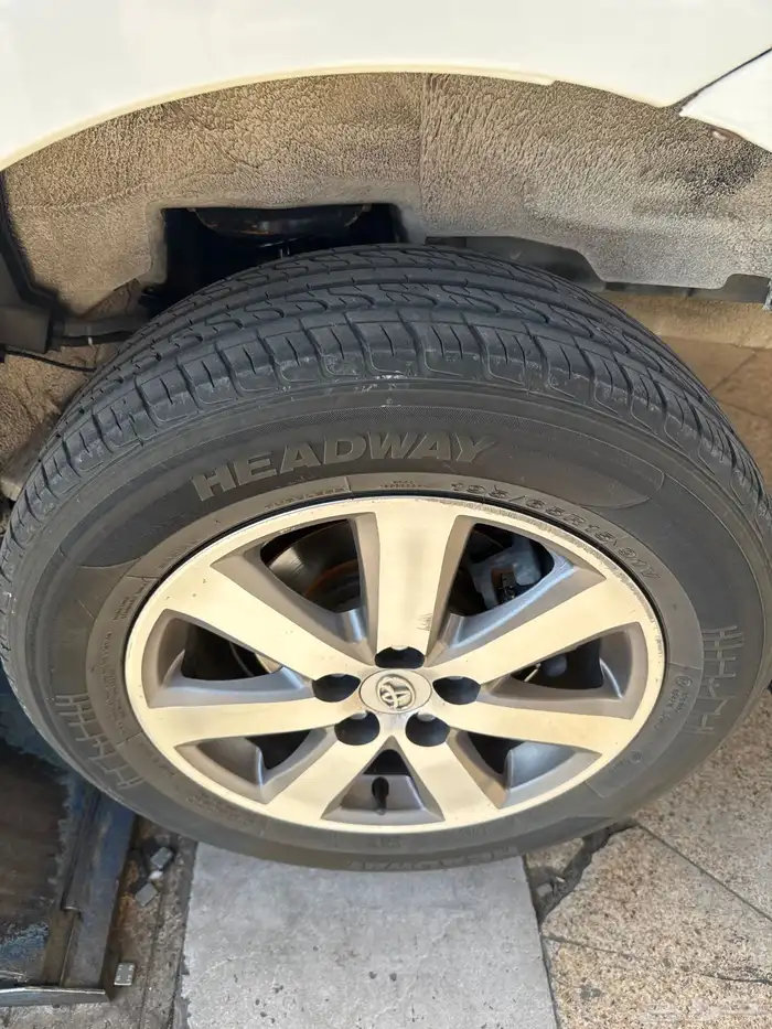 للبيع جنوط تويوتا كورلا مقاس 15 كفرات نص عمر 3