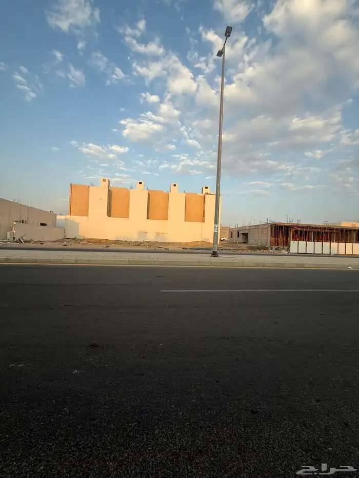 للبيع ارض تجارية في مخطط النبلاء م500 شارع 30م 16