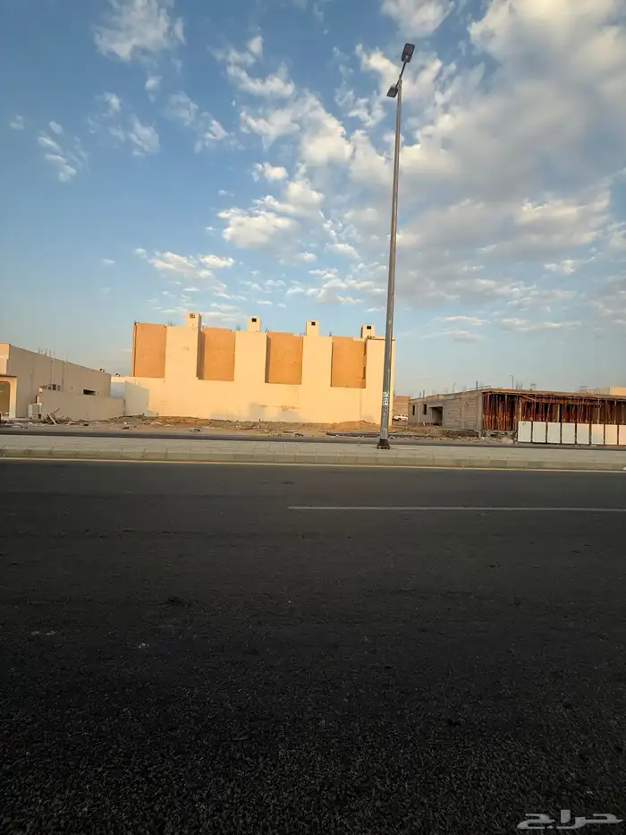 للبيع ارض تجارية في مخطط النبلاء م500 شارع 30م 14