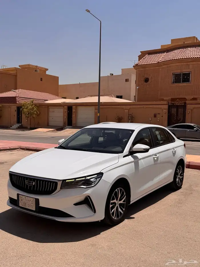 جيلي ام جراند 2023 4