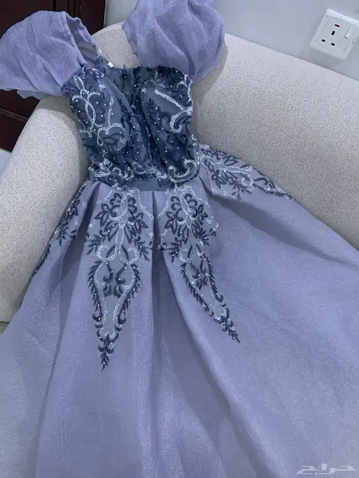 فستان للبيع انلبس مره وحده 5