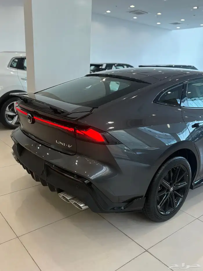 شانجان UNI-V 8