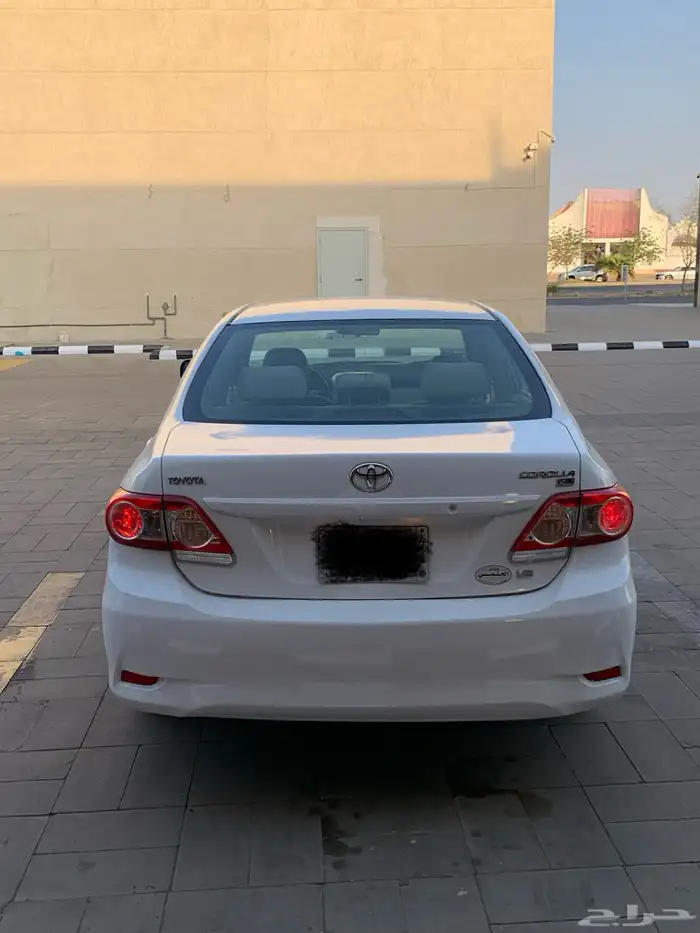 للبيع كورولا 2013 4