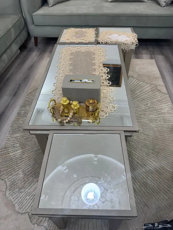 طاوله مع أربع خدمات مرايا مافيه عيوب 3