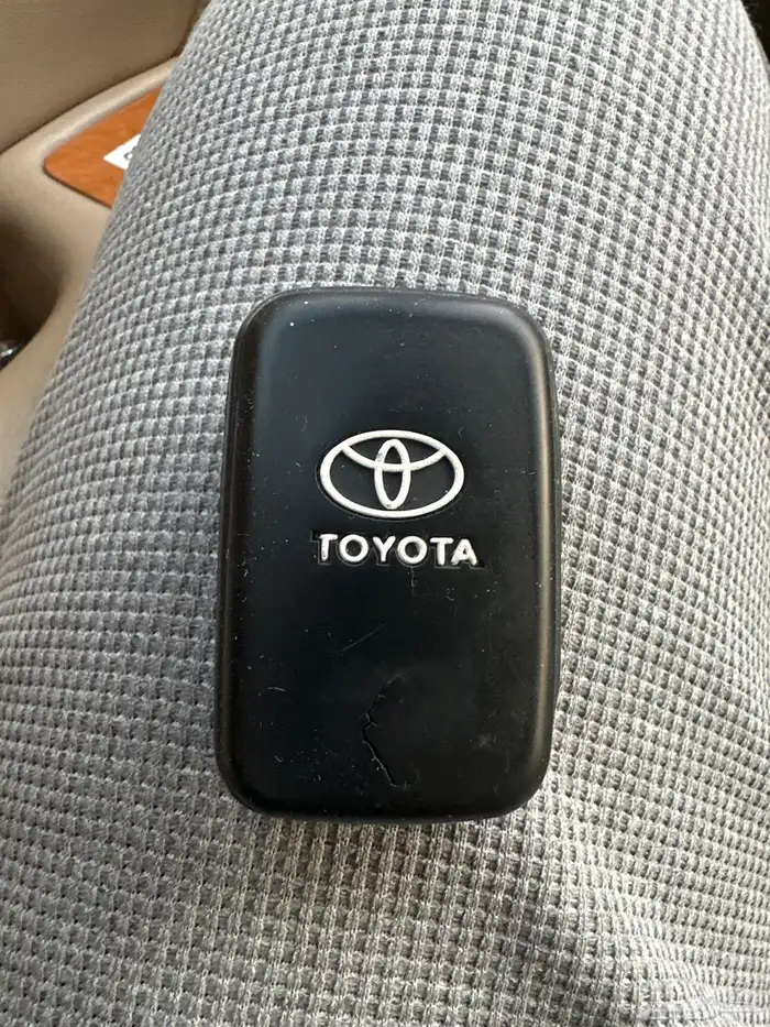 مفتاح تيوتا لاندكروزر وكالة 1