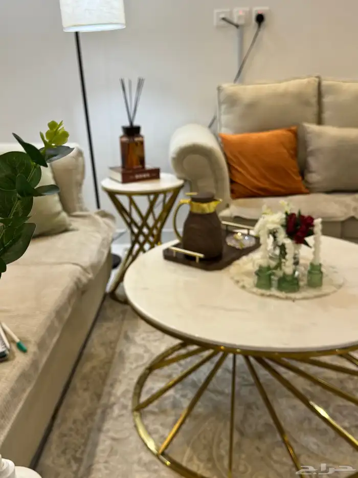 طاوله تلفاز رخام وطاوله قهوه و2 جانبيه 5