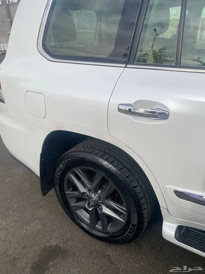 جيب لكزس فئه AA موديل 2013 11