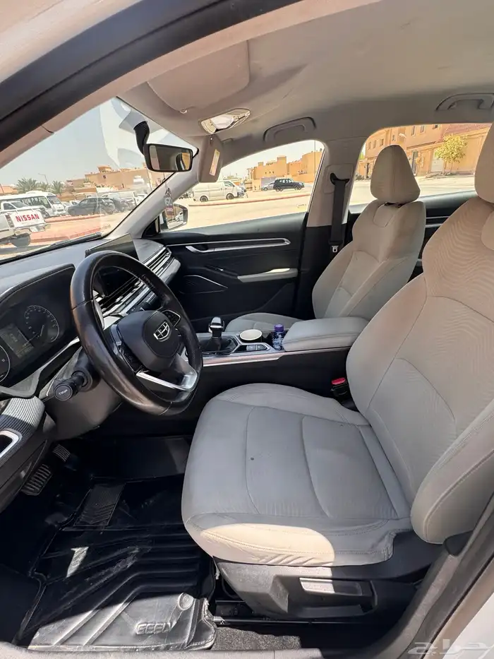 جيلي ام جراند 2023 11