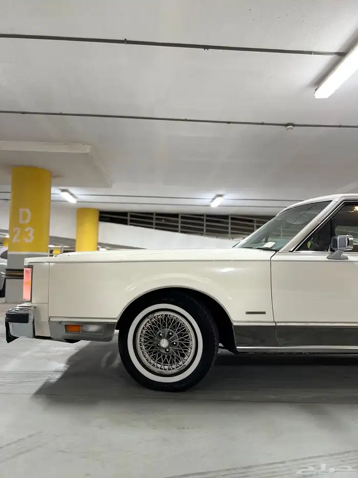 لينكون تاون كار 1983 مخزن كلاسيك سعودي وكالة ( تم البيع ) . 3