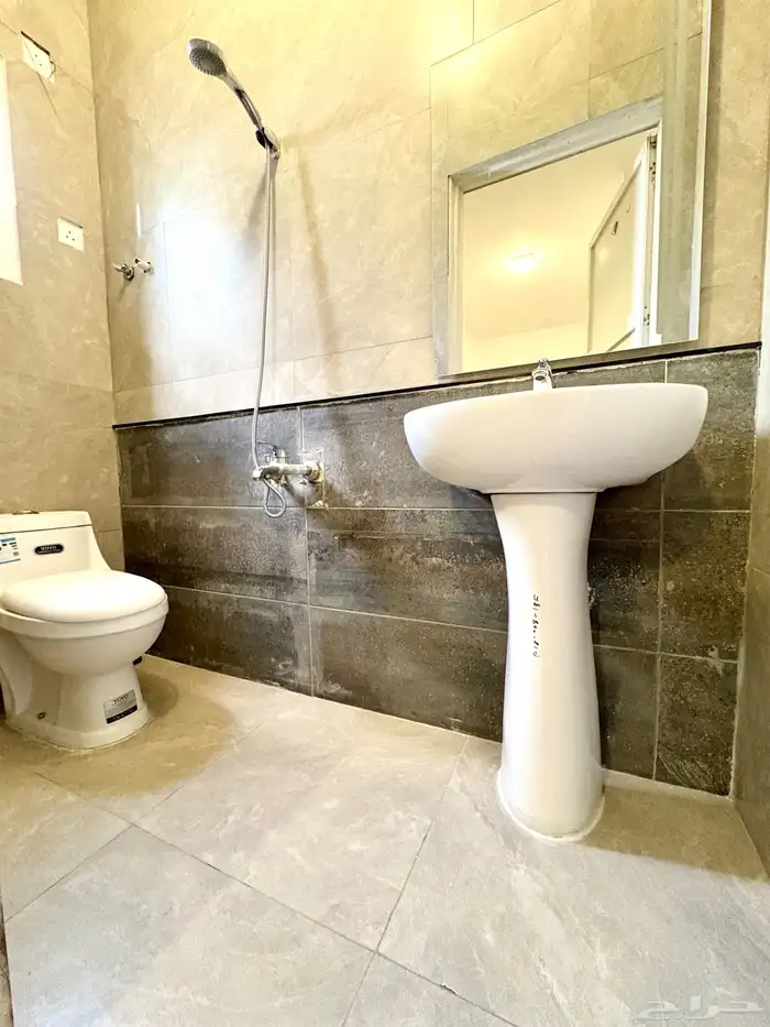 غرفة للإيجار 1