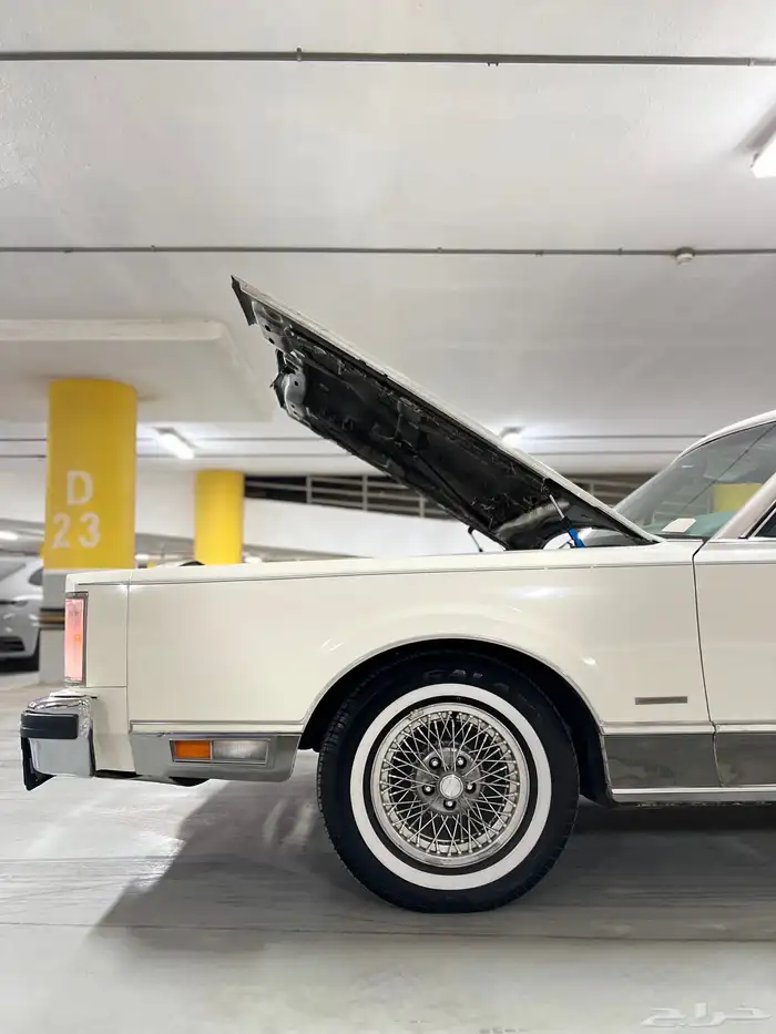 لينكون تاون كار 1983 مخزن كلاسيك سعودي وكالة ( تم البيع ) . 63