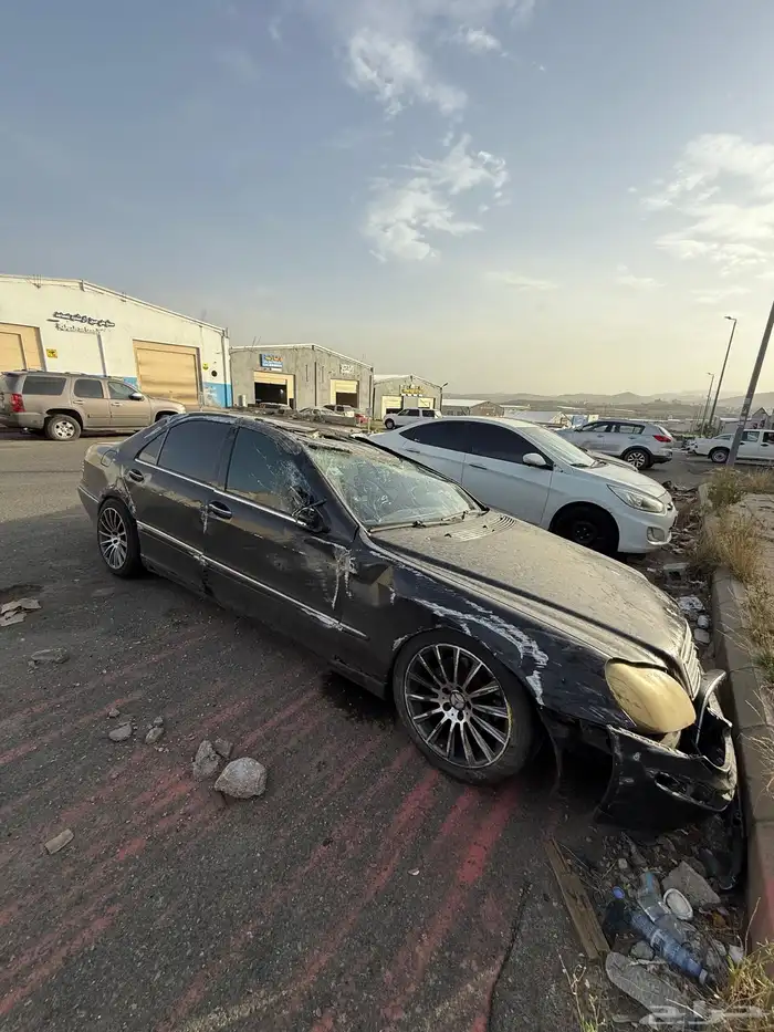 مرسيدس فياقرا 2005   S500 مصدوم بيع تشليح 2