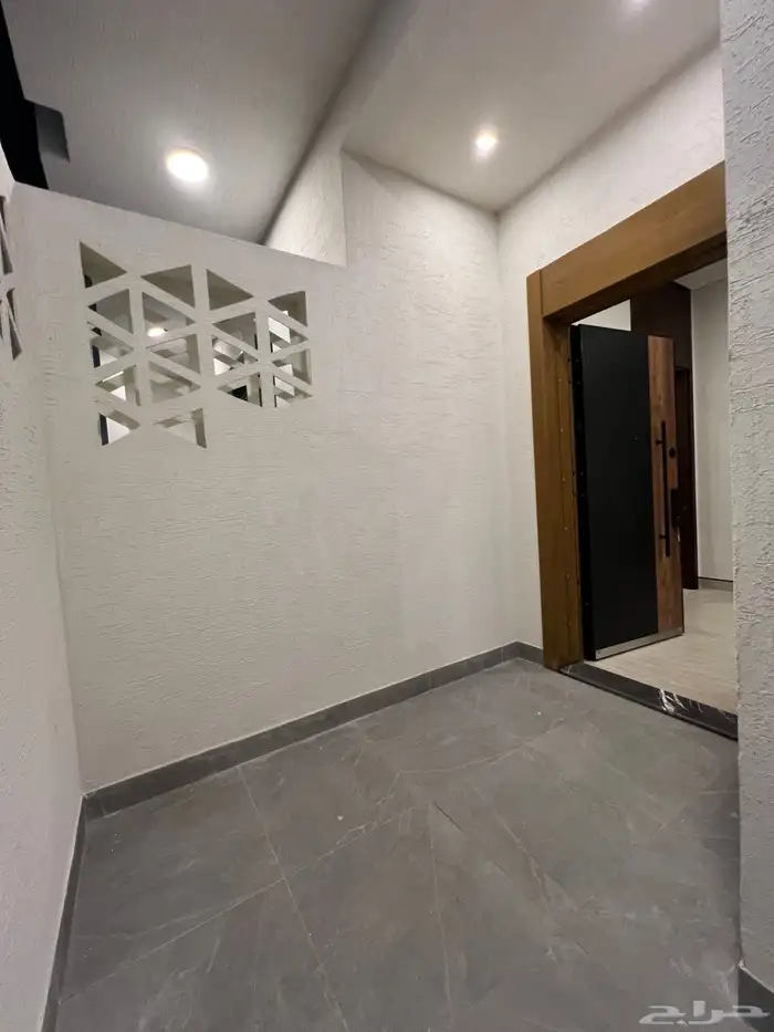 للبيع شقق فاخرة للغاية وجديدة بمخطط الملك فهد 33