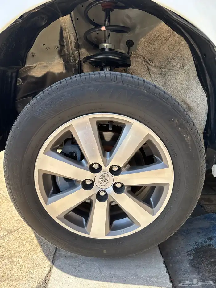 للبيع جنوط تويوتا كورلا مقاس 15 كفرات نص عمر 5