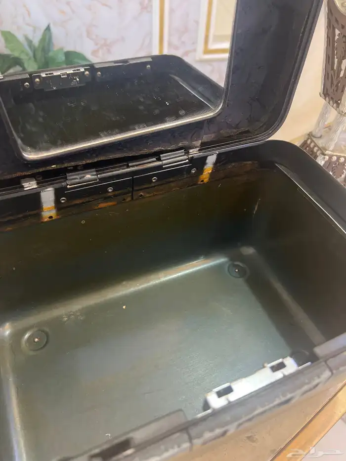 شنطة للبيع على السوم 2